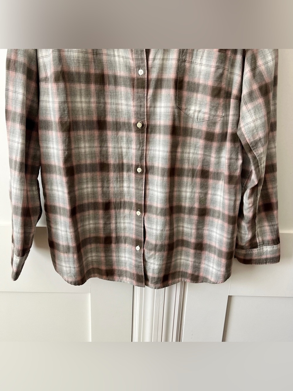 Gap The Fitted Boyfriend Plaid Button Down Shirt Gray Sz XL - Picture 8 of 16